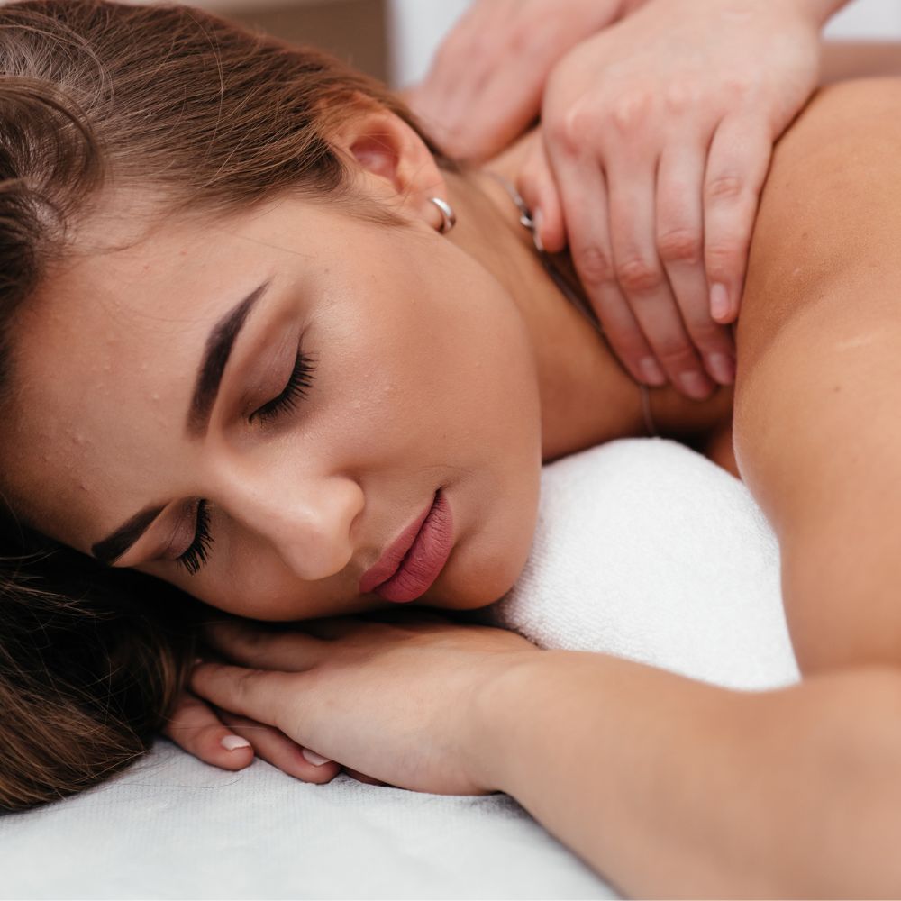 massage therapist for pain management