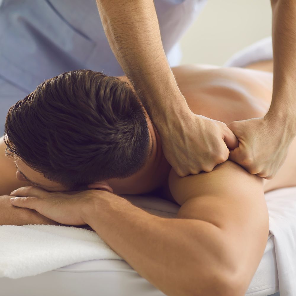 massage therapist for pain management